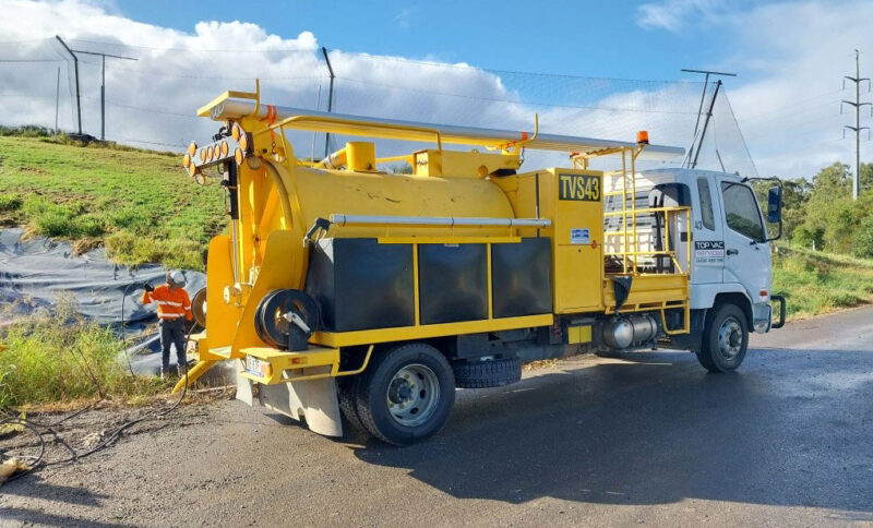 Top Vac Services 6000L vacuum excavation truck