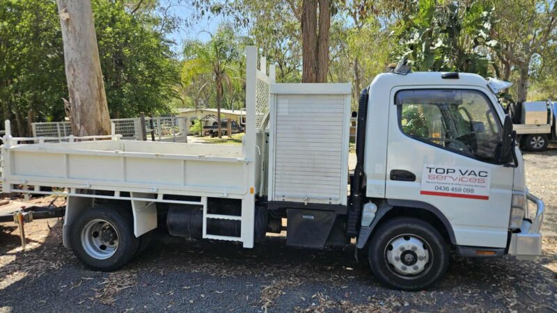 Top Vac Services 6000L vacuum excavation truck